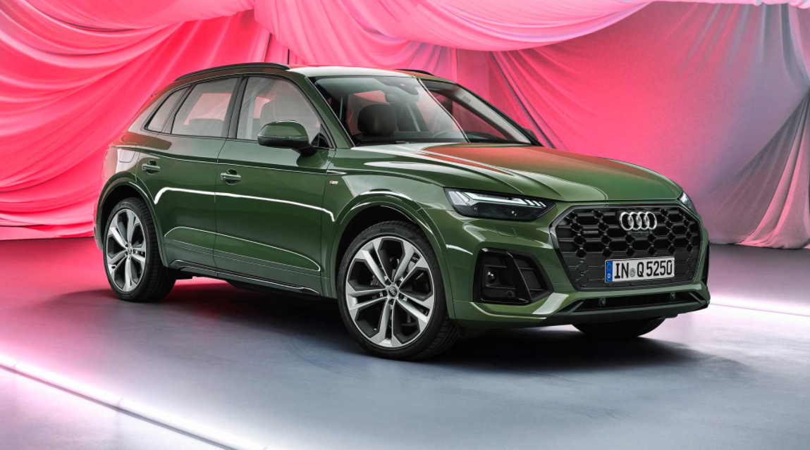 An Image Of A 2022 Green Audi Q5