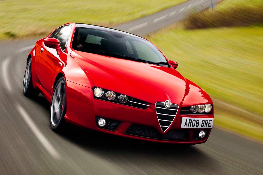 Alfa_Romeo_Brera vermelho na estrada