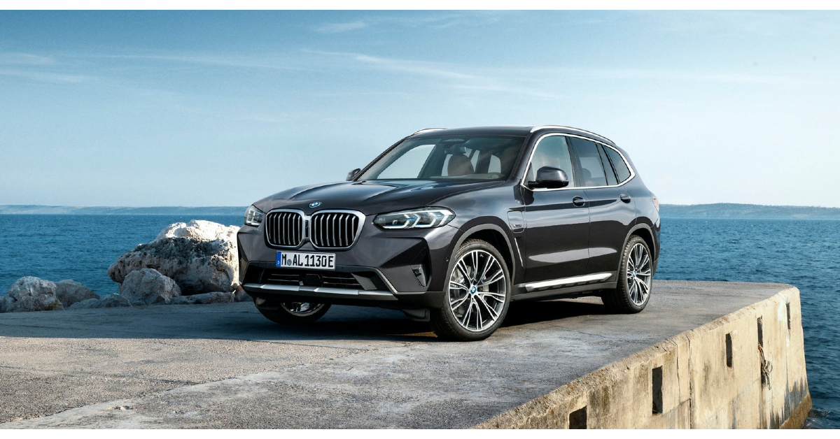 An Image Of A BMW X3 On The Street