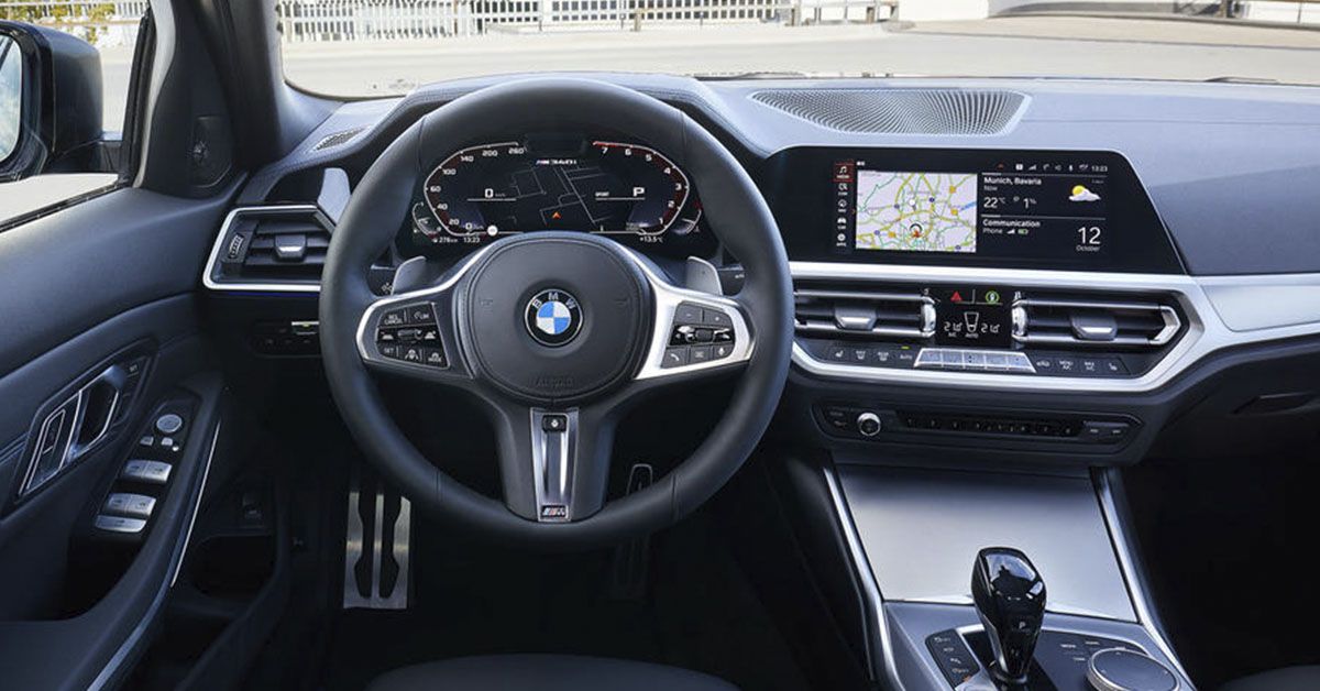 Intérieur de la berline BMW Série 3 2021