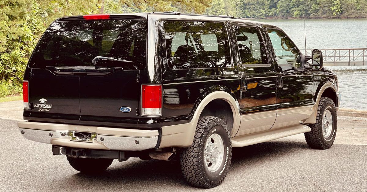 V8-Powered 2001 Ford Excursion 
