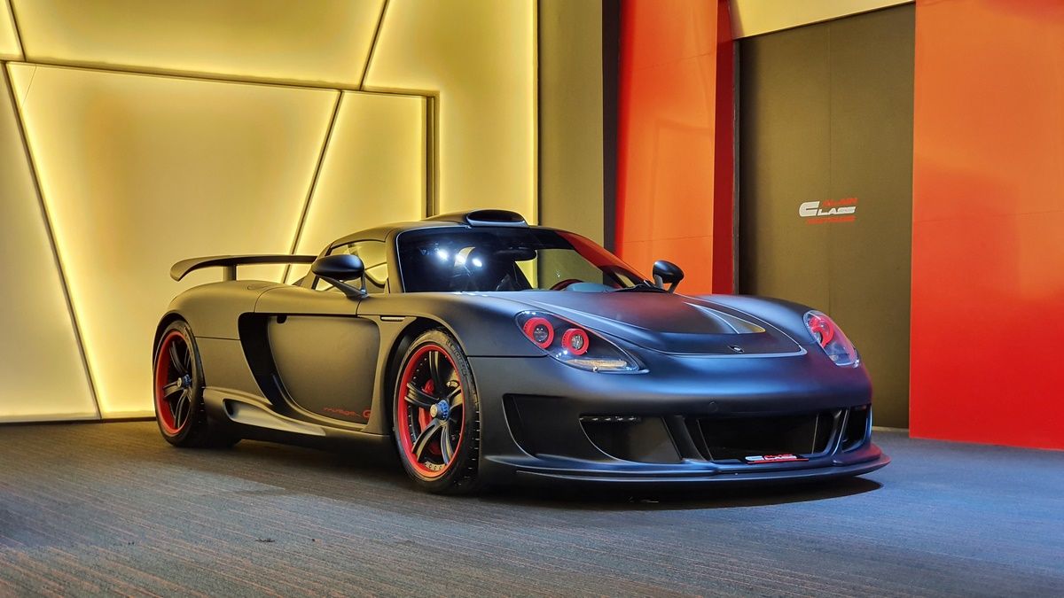 Gemballa Mirage GT Black and Red
