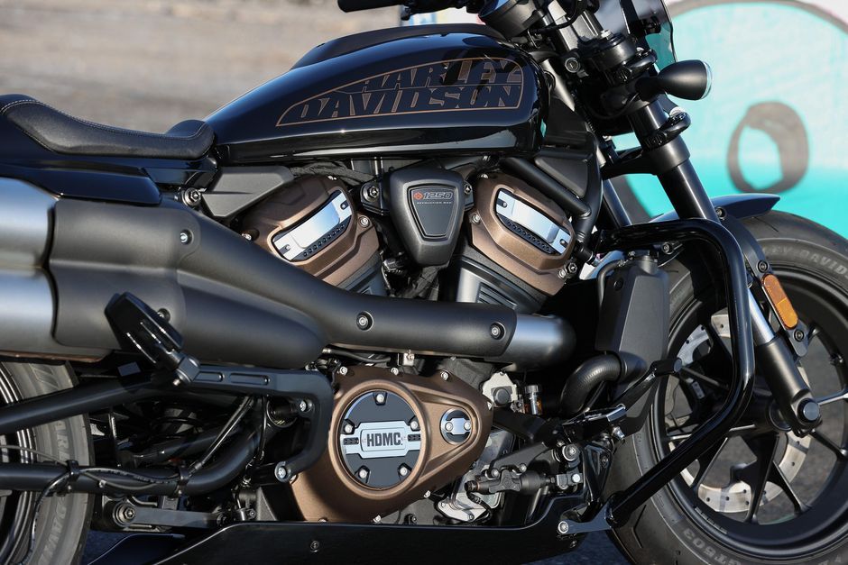Harley Davidson Sportster S 2021 bike exhaust