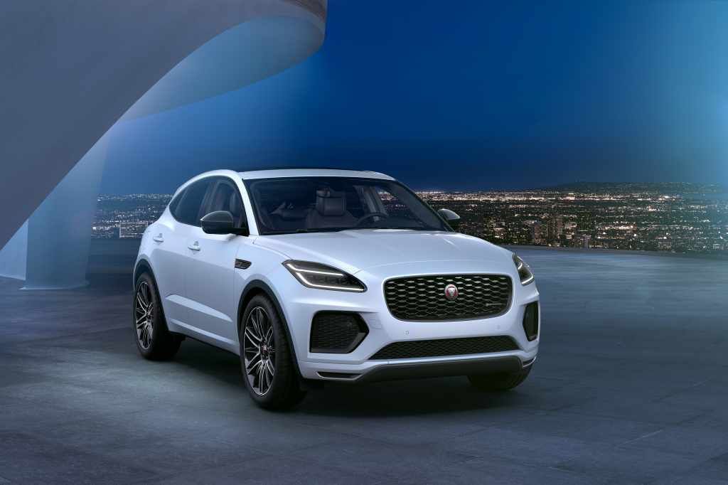 Jag_E-PACE_22MY_01_R-Dynamic_Black_Exterior_With_Options_Front3Q_190521_001