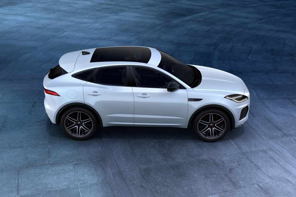 Jag_E-PACE_22MY_02_R-Dynamic_Black_Exterior_With_Options_Side_190521_002