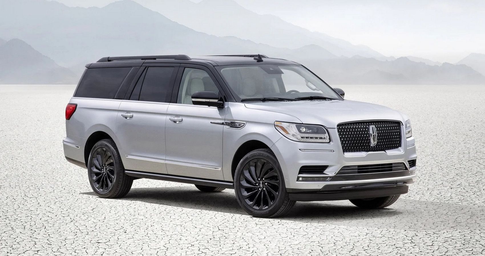 Lincoln Navigator Black Label - Front View