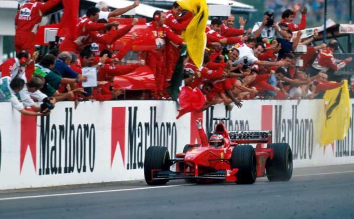 Michael-Schumacher-wins-Hungarian-GP-F1-1998