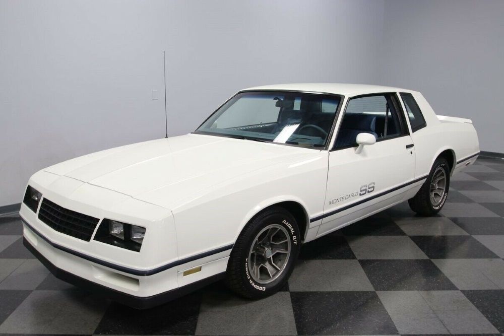 Auction Dilemma Buick Regal Grand National Vs Chevrolet Monte Carlo Ss 0838