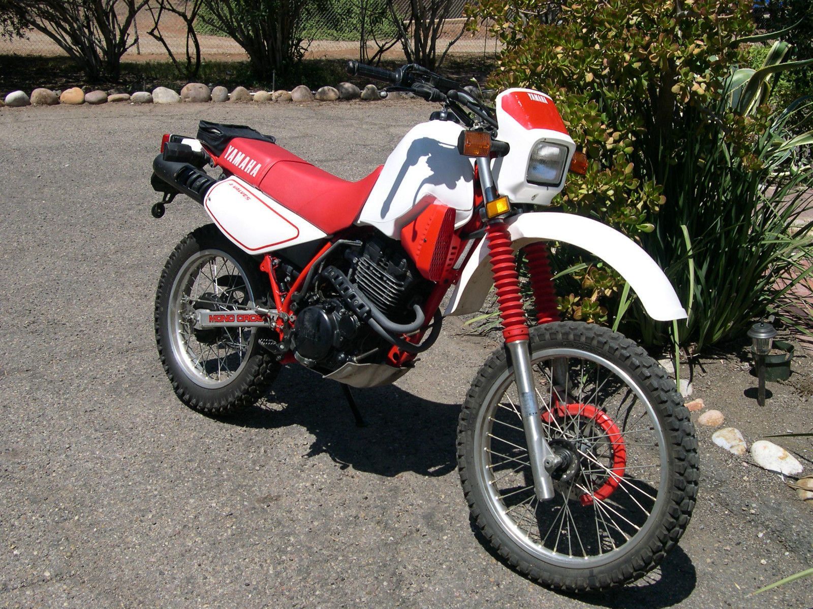 Yamaha XT350