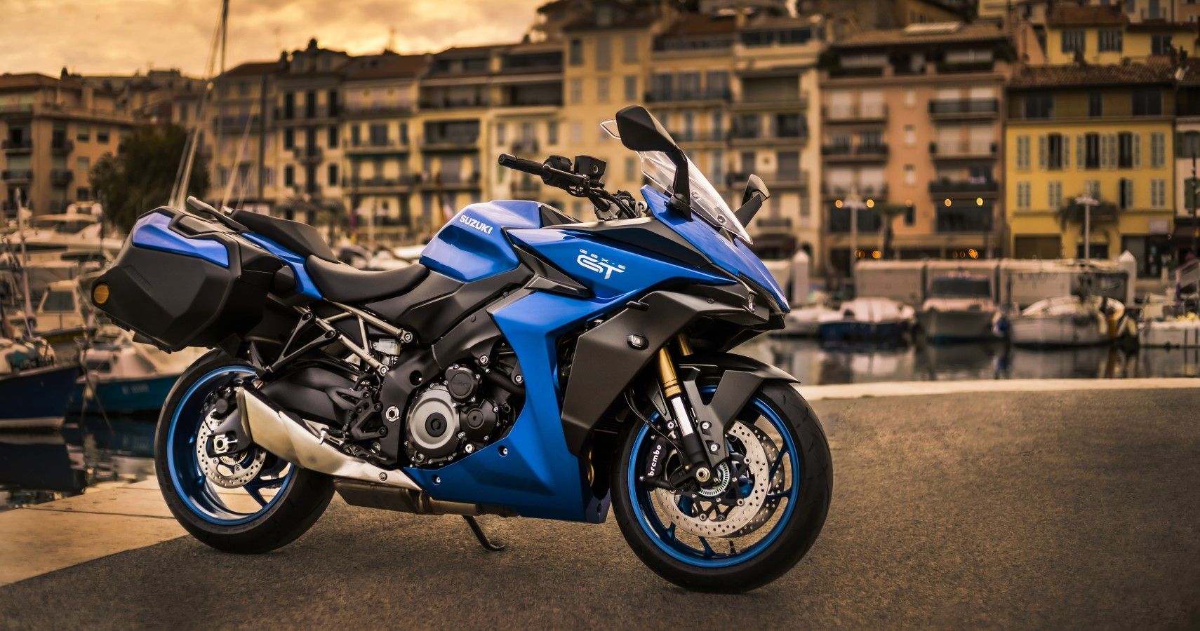 2022 Suzuki GSX-S1000GT is the newest superfast tourer and it looks cool