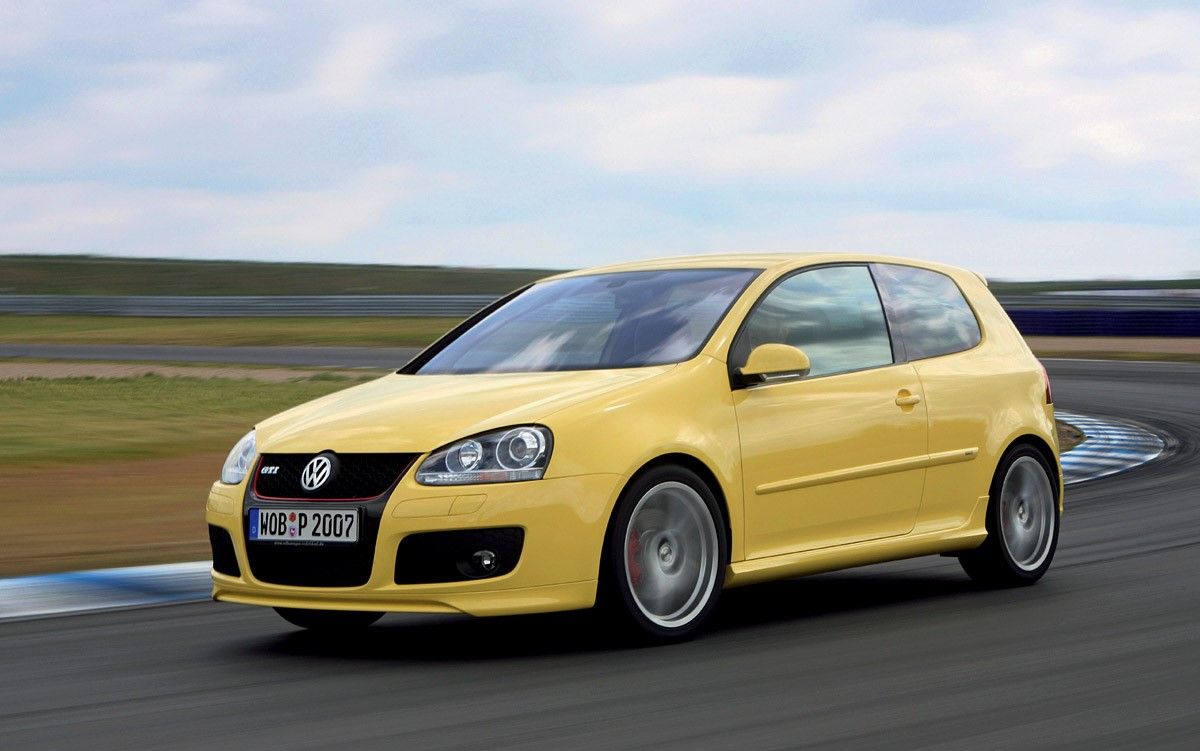 volkswagen-golf-gti-pirelli-special-edition-05