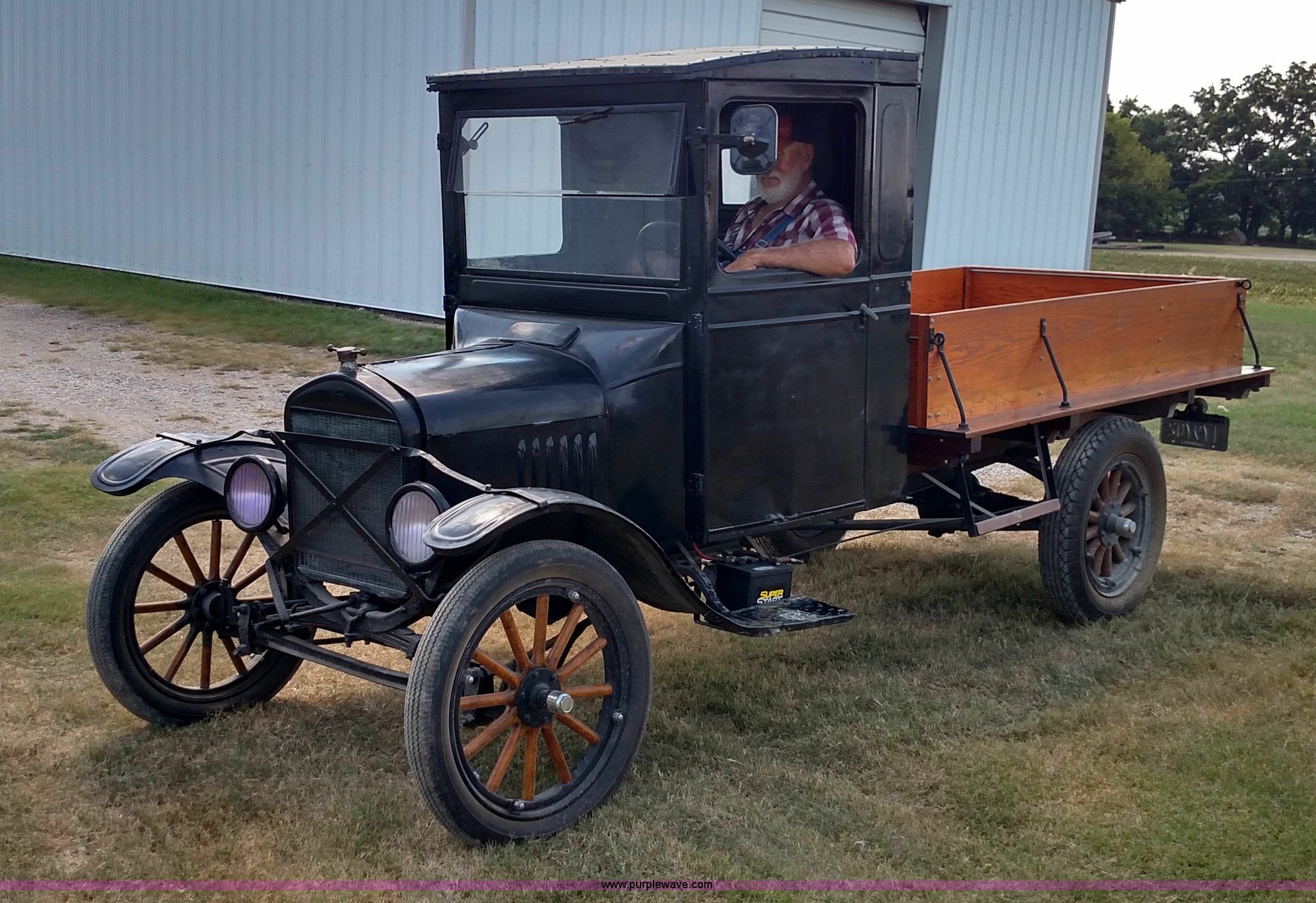 1925 Model T Truck Wallpaper For Iphone