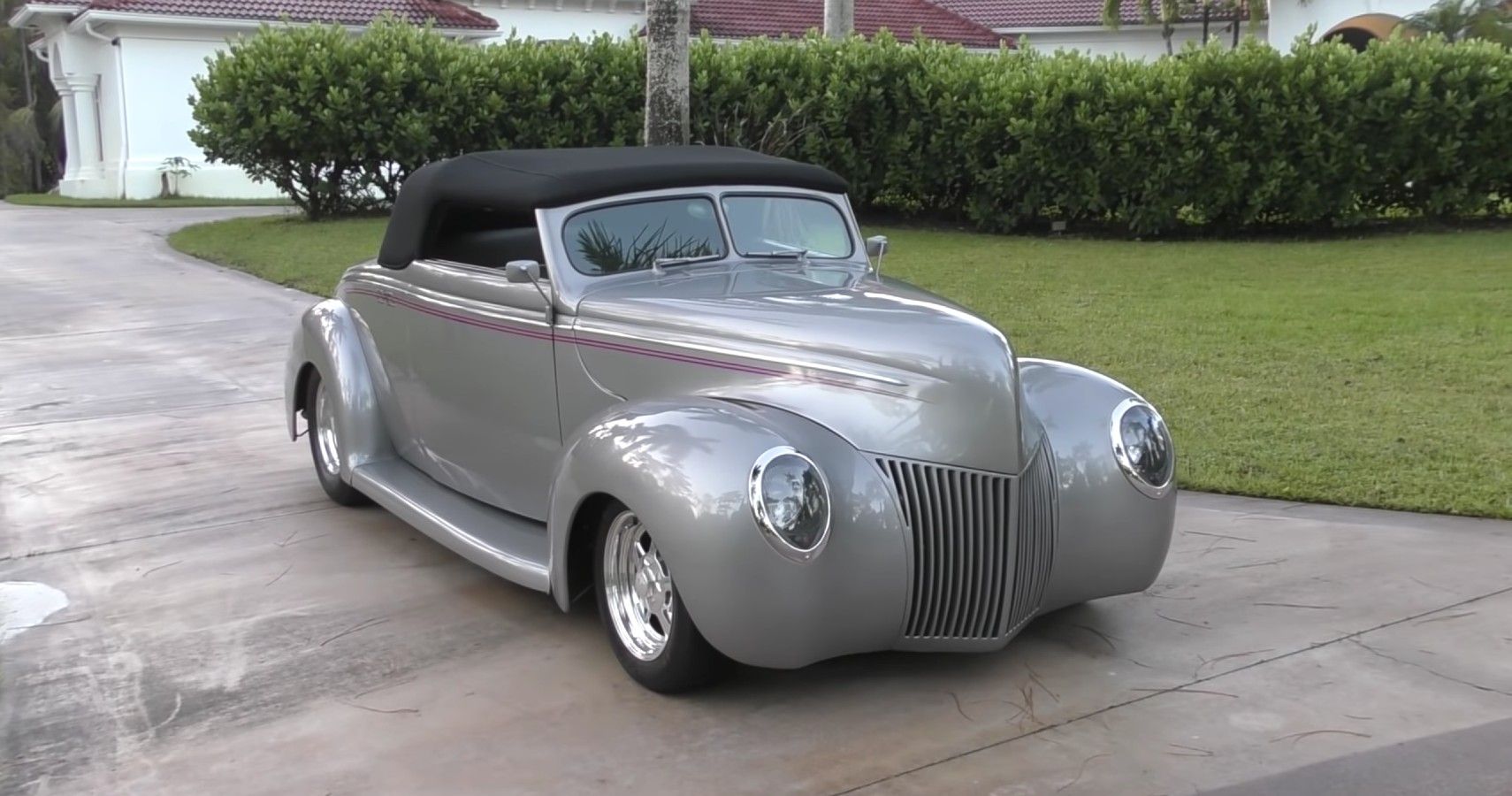 1939 Ford Deluxe Convertible Restomod 1
