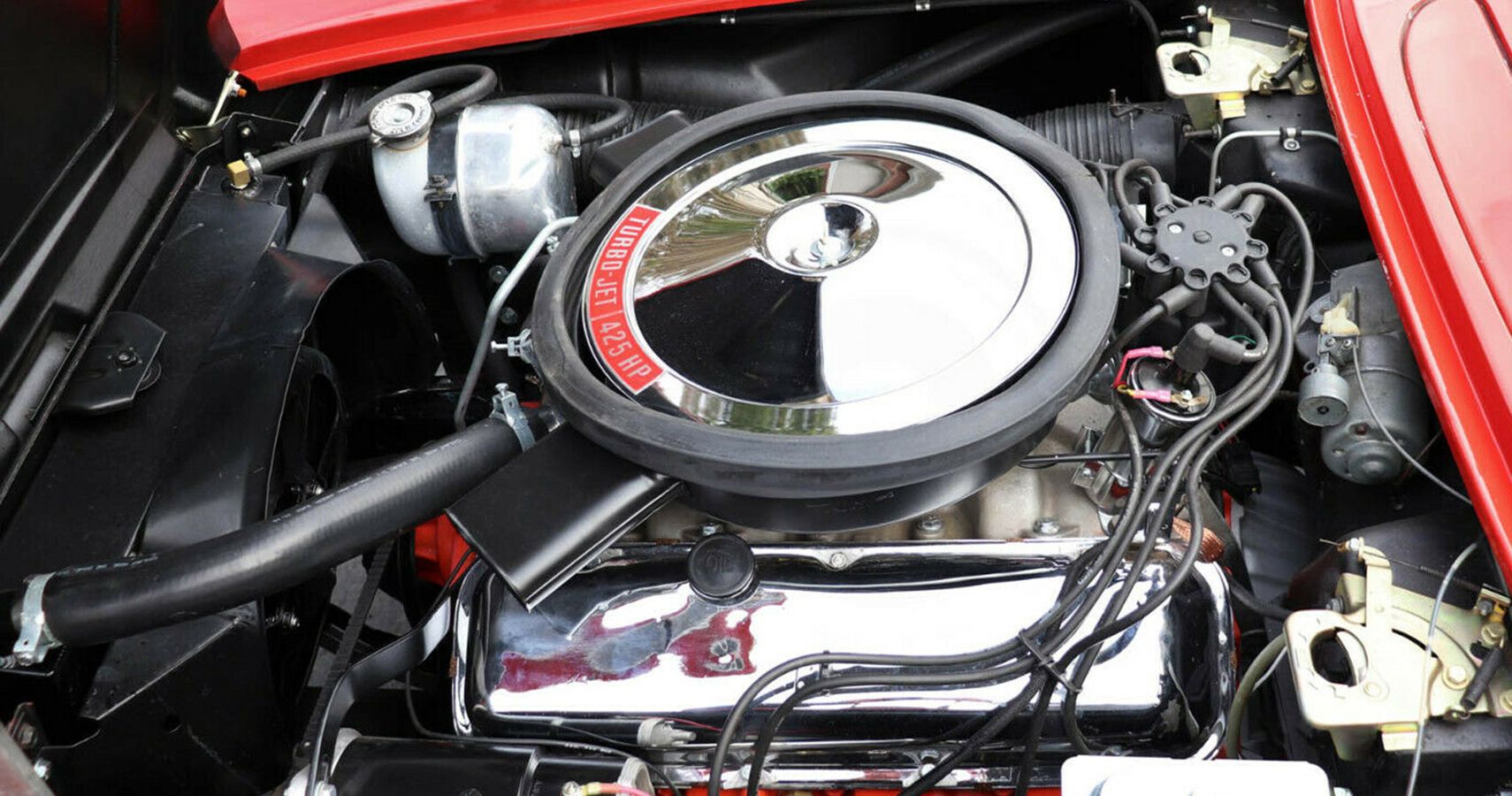1962 Chevrolet Corvette Roadster engine
