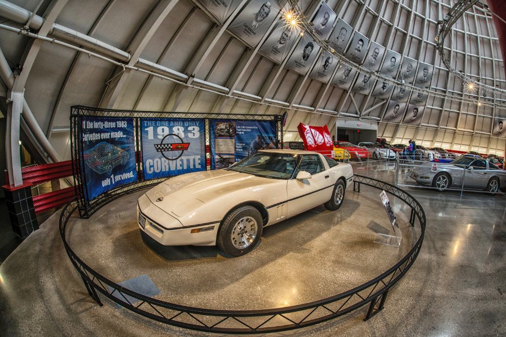 1983-Corvette-At-Corvette-Museum-1_a