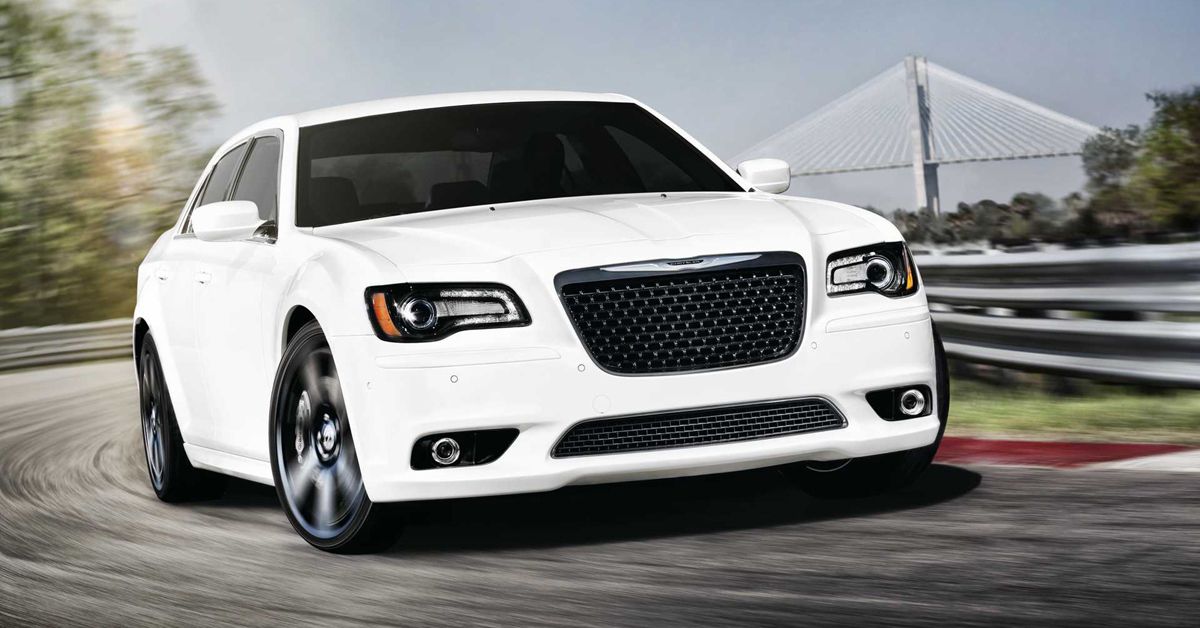 8 Reasons Why We Love The Chrysler 300 SRT (2 Reasons Why We'd