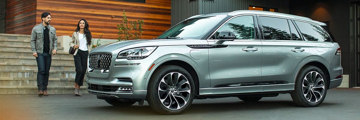 2021 Lincoln Aviator Parked