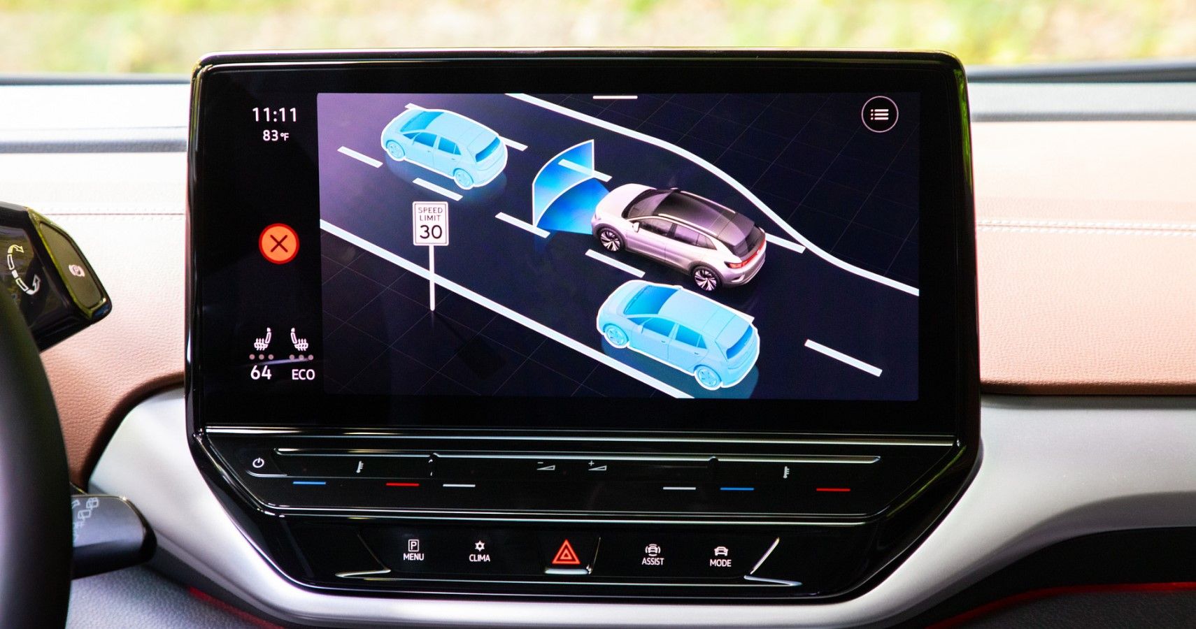 El Volkswagen ID.4 muestra sus funciones de seguridad activa en la pantalla de infoentretenimiento