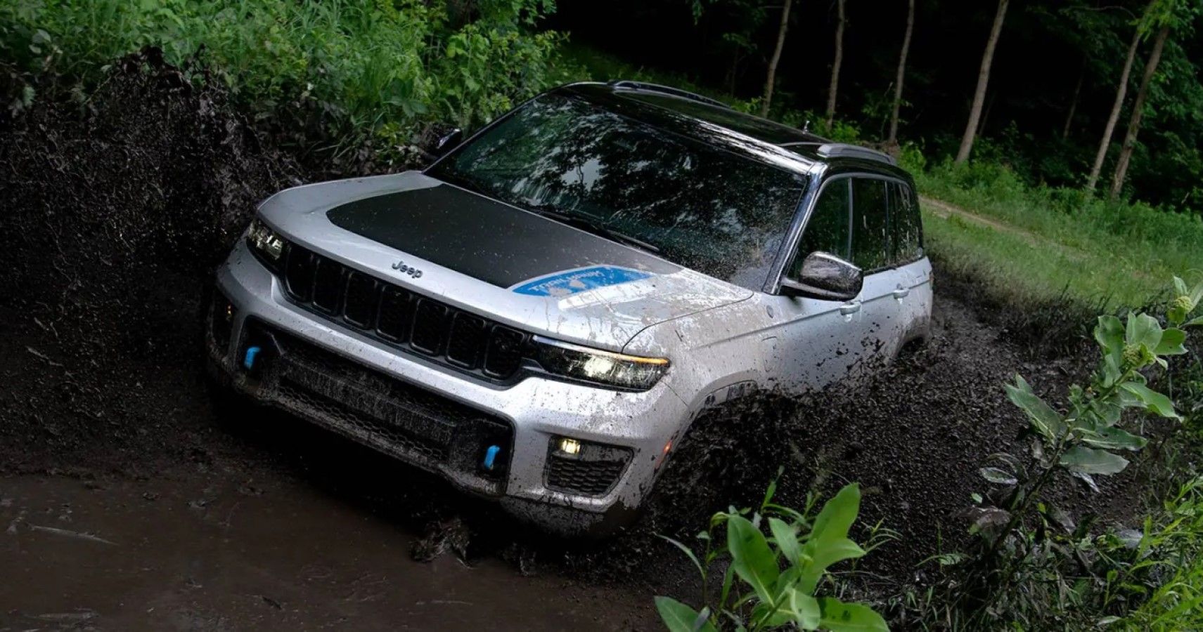 2022 Jeep Grand Cherokee Trailhawk 4xe playing dirty