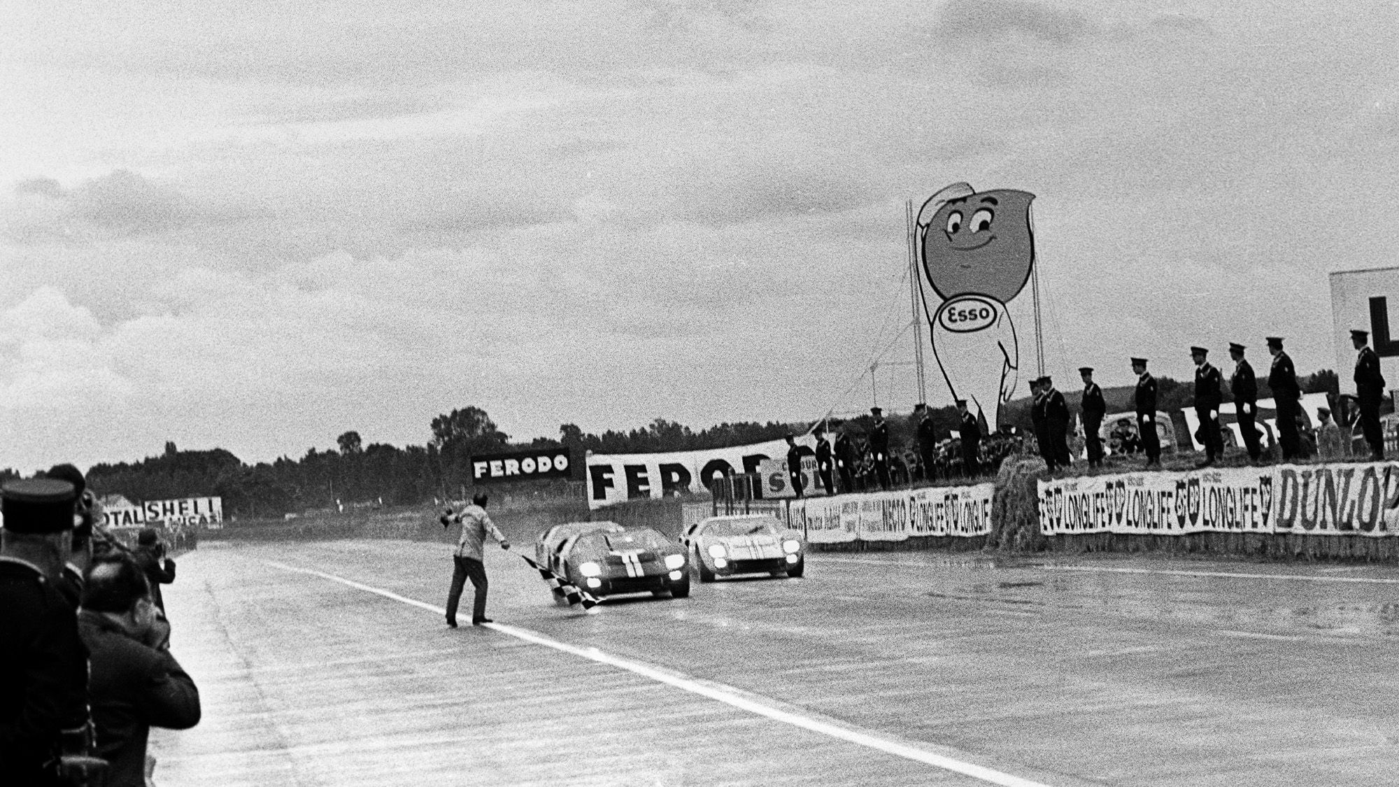 24 Hours Of Le Mans In Black & White