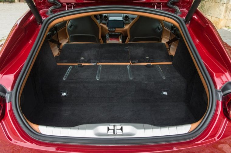 Back seats 2015 2016 2017 18 19 gtc4 Lusso t grand ferrari folded down hatch trunk open cover stock