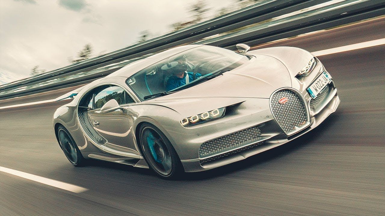 Bugatti Chiron(261 mph)