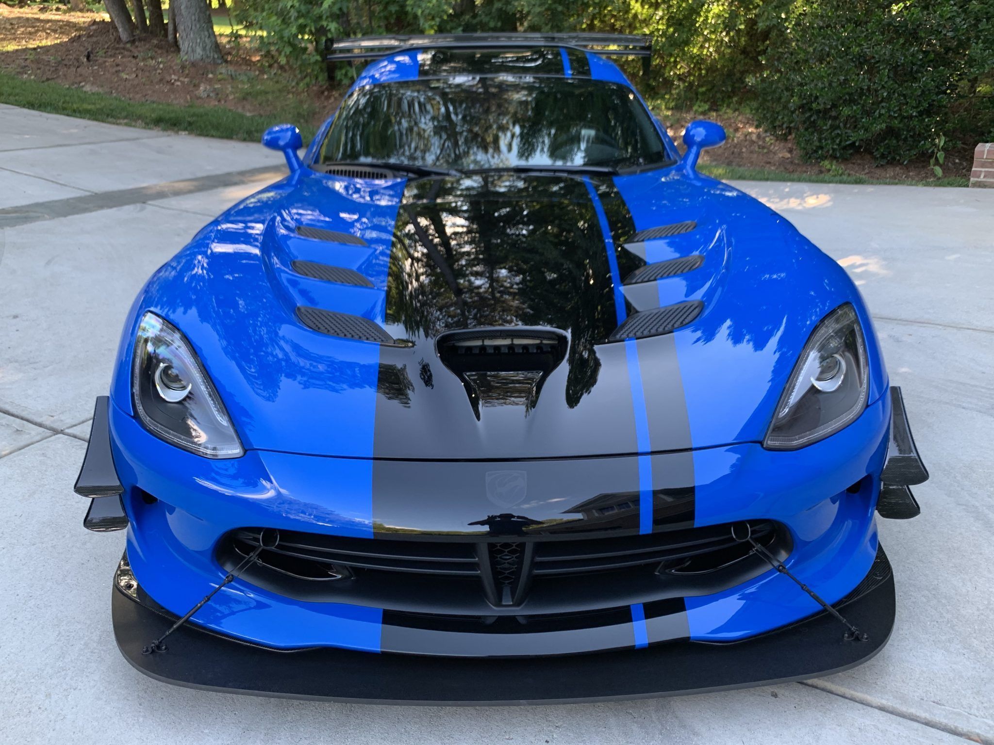 Here's Why We'd Buy The Dodge Viper ACR Over A Corvette C8 Any Day (1 Reason Why We Won't)