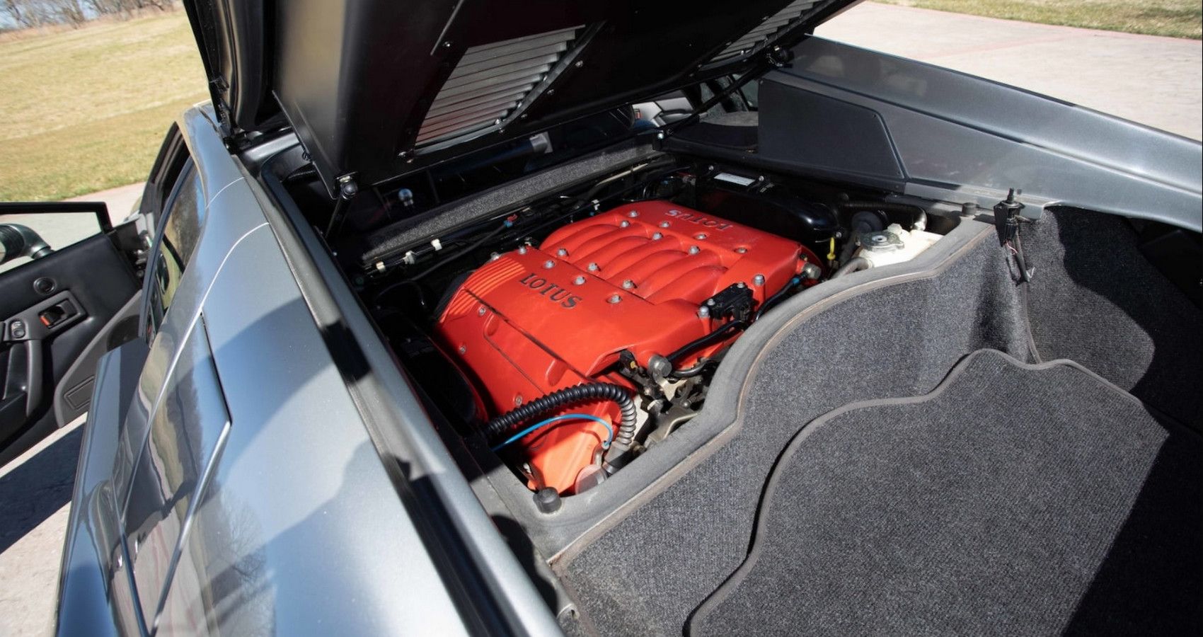 Esprit V8 Engine bay