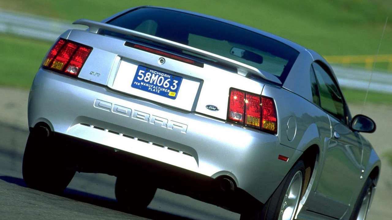 Ford-Mustang Cobra-2001