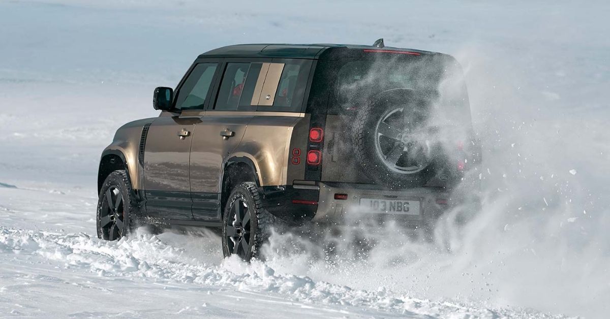 Land Rover Defender 110 On Snow