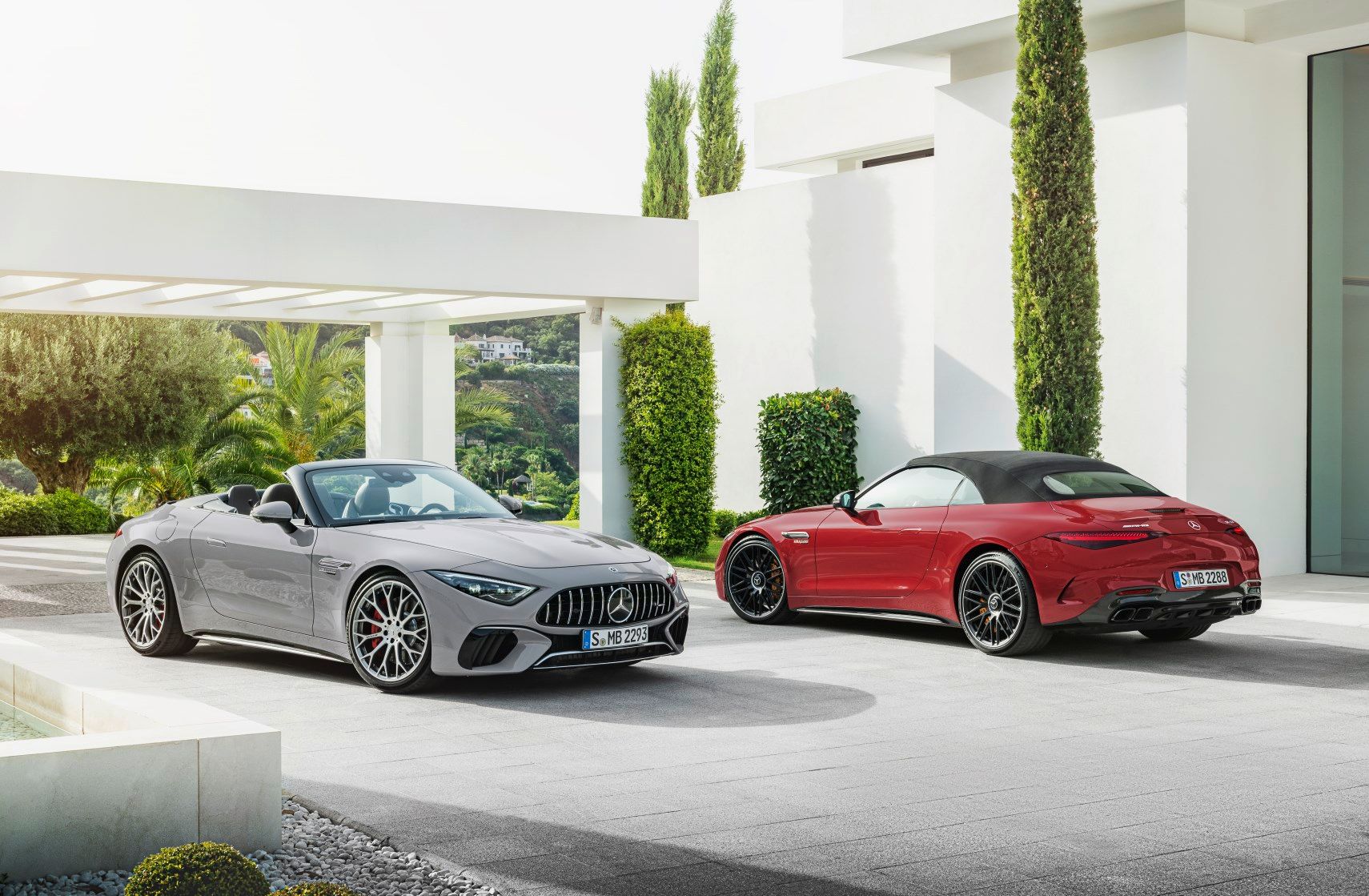 Mercedes-AMG SL 2022 Grey And Red With Softop