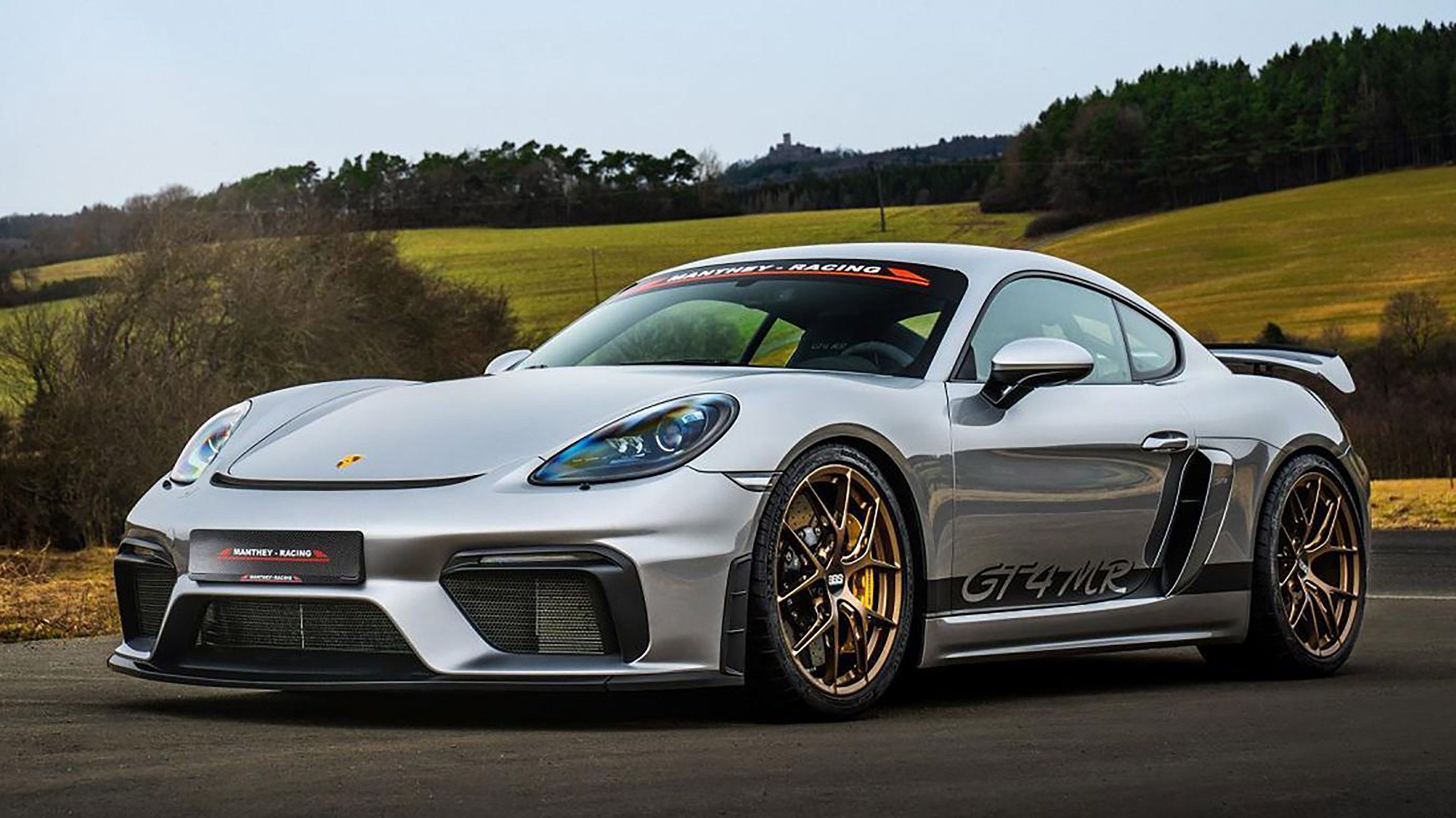 10 Things We Love About The Porsche Cayman GT4