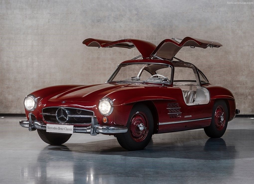 A picture of the Mercedes-Benz 1954 300 SL Gullwing.