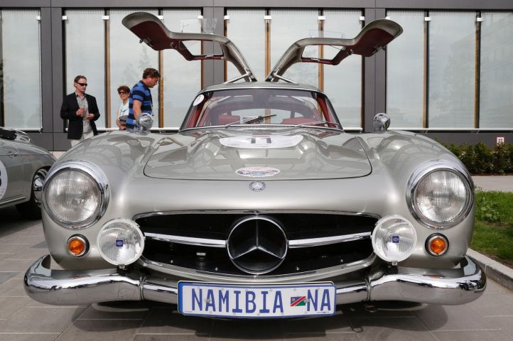 A picture of the Mercedes 300 SL.