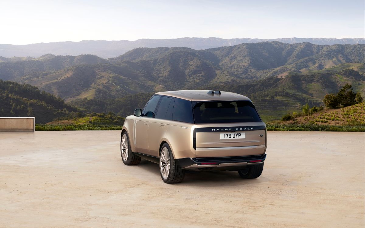 2022 Range Rover Exterior Rear View