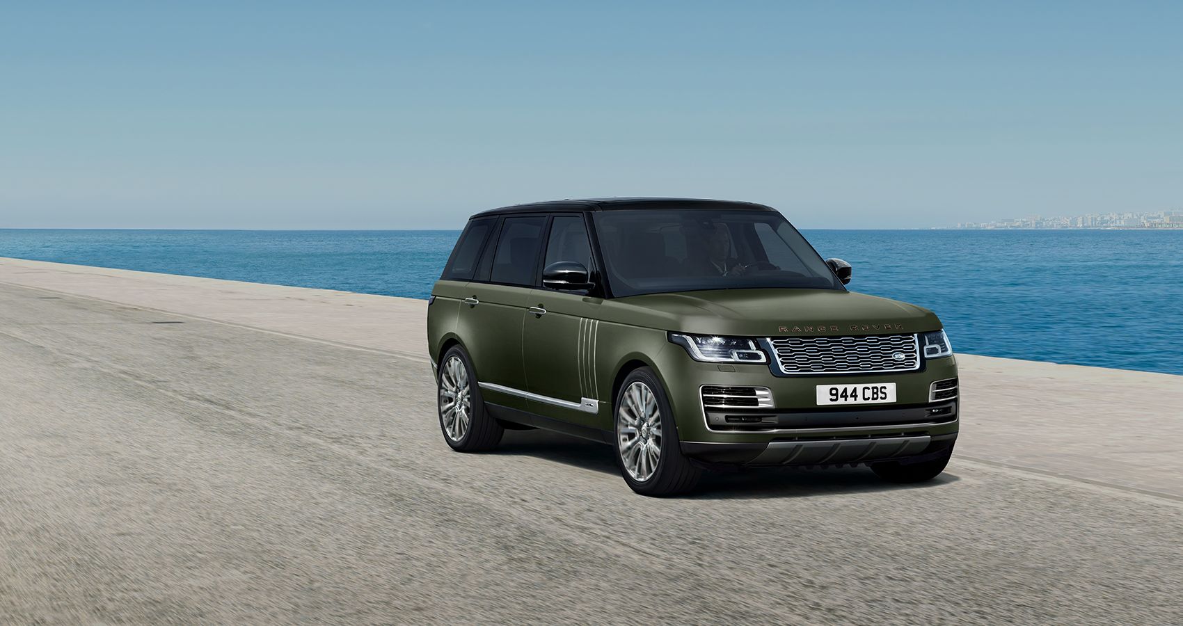 The front of the 2021 Range Rover SVAutobiography