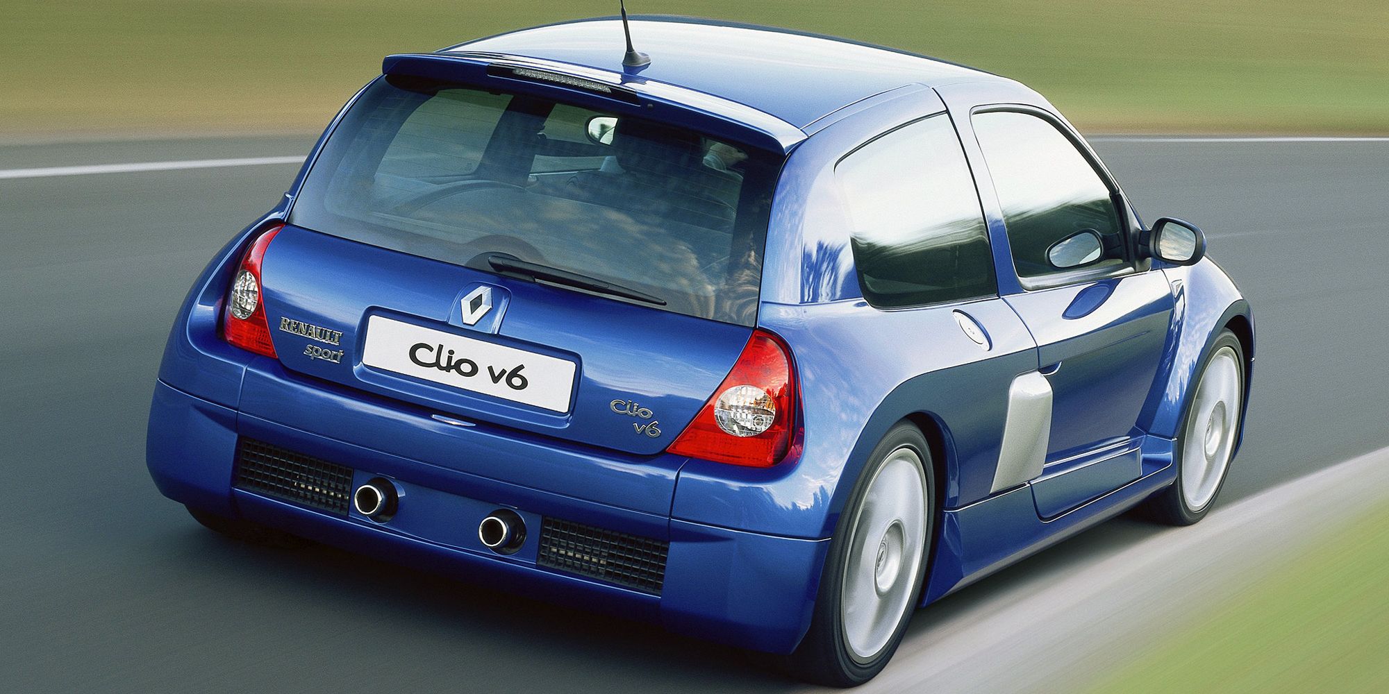The rear of the Clio Sport V6 on the move