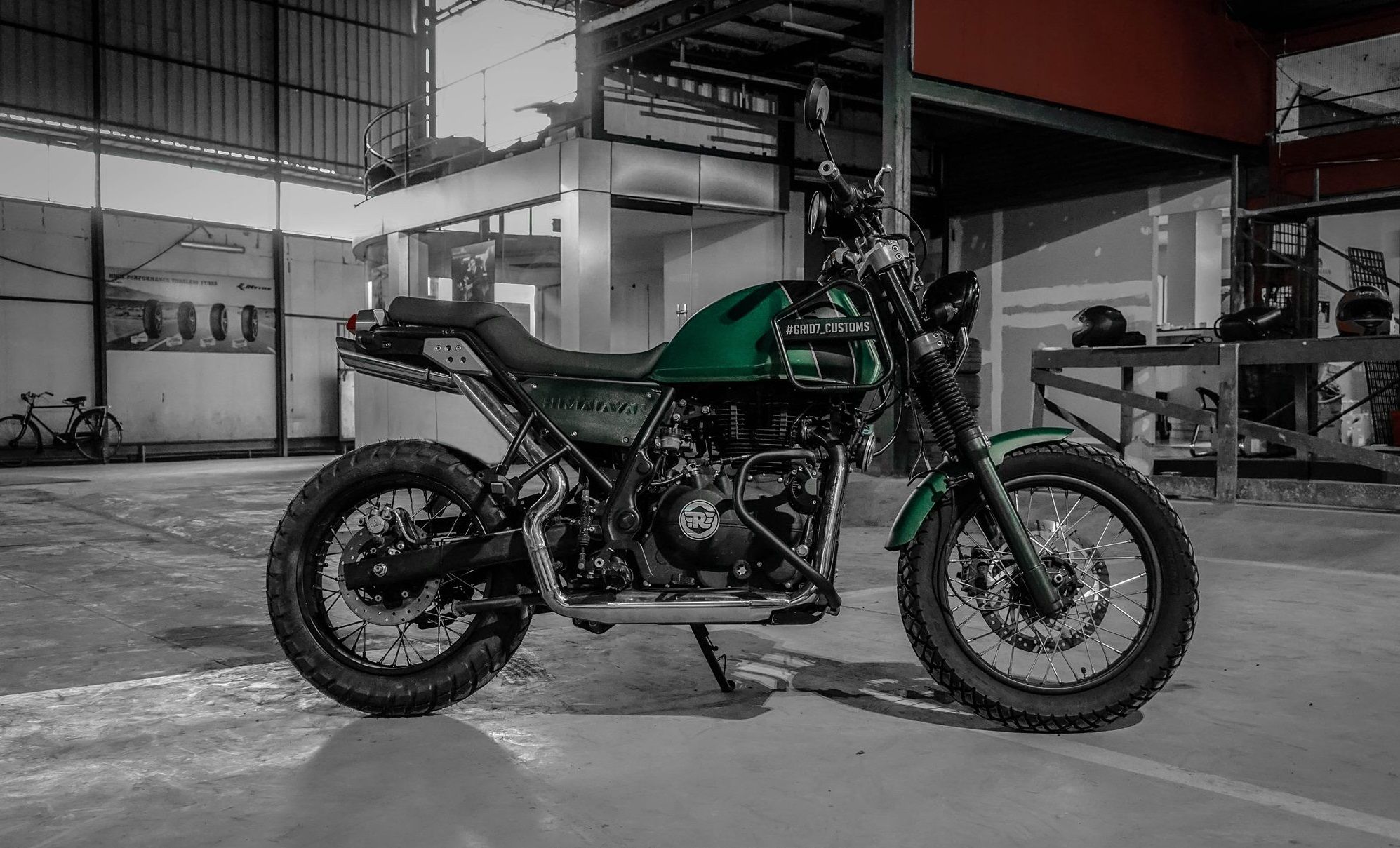 Royal-Enfield-Himalayan-Wheel-tyre-change-by-GRID7-Customs