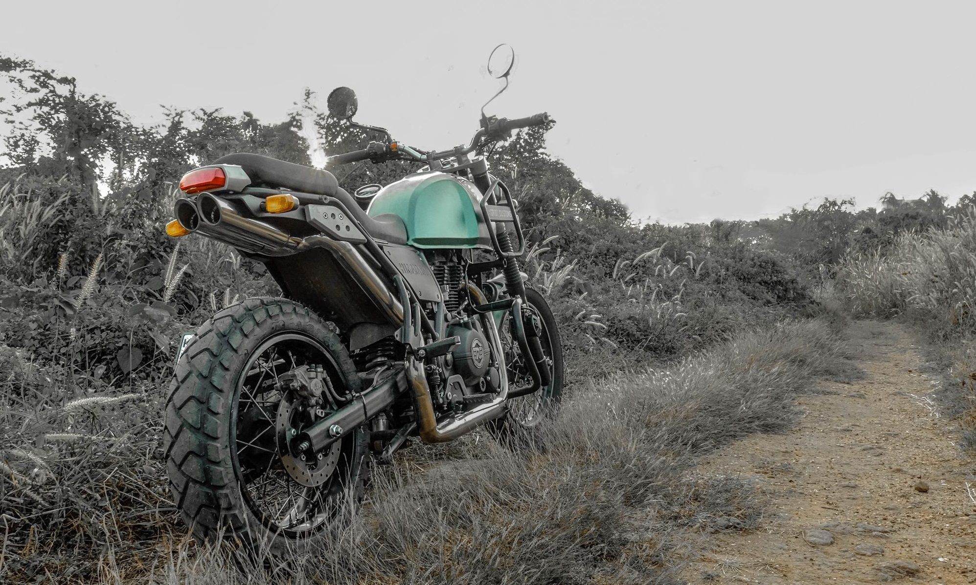 Royal-Enfield-Himalayan-Wheel-tyre-change-by-GRID7-Customs