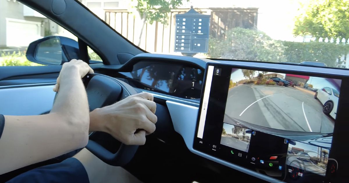 2022 Tesla Model S Plaid Steering Yoke 