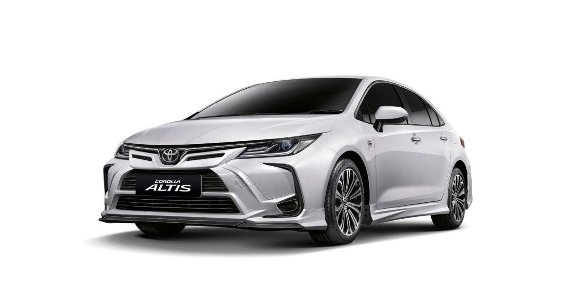 Toyota Corolla Altis Nürburgring Edition front third quarter view