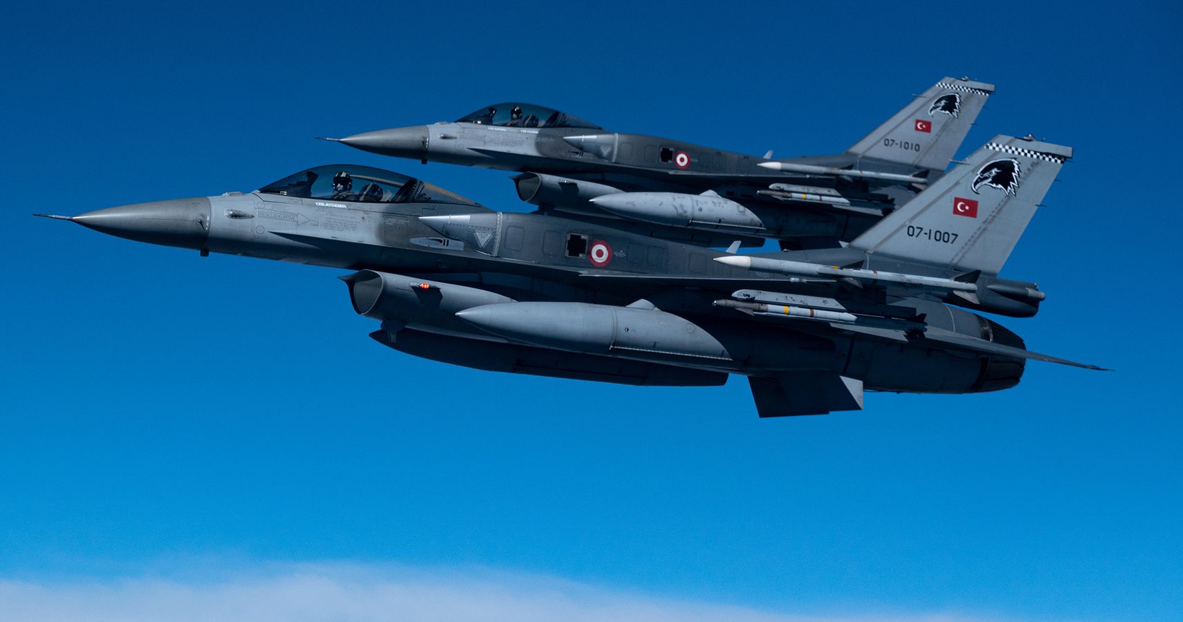 Turkish F-16D escorts