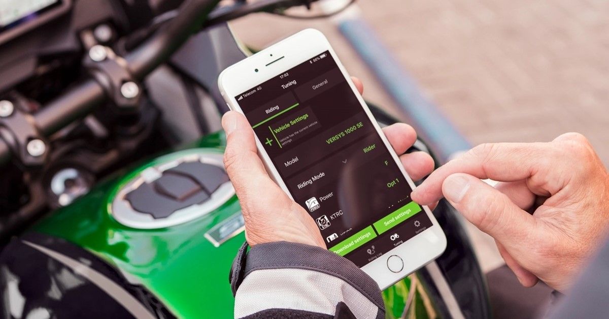 2022 Kawasaki Versys 1000's Rideology the app in action