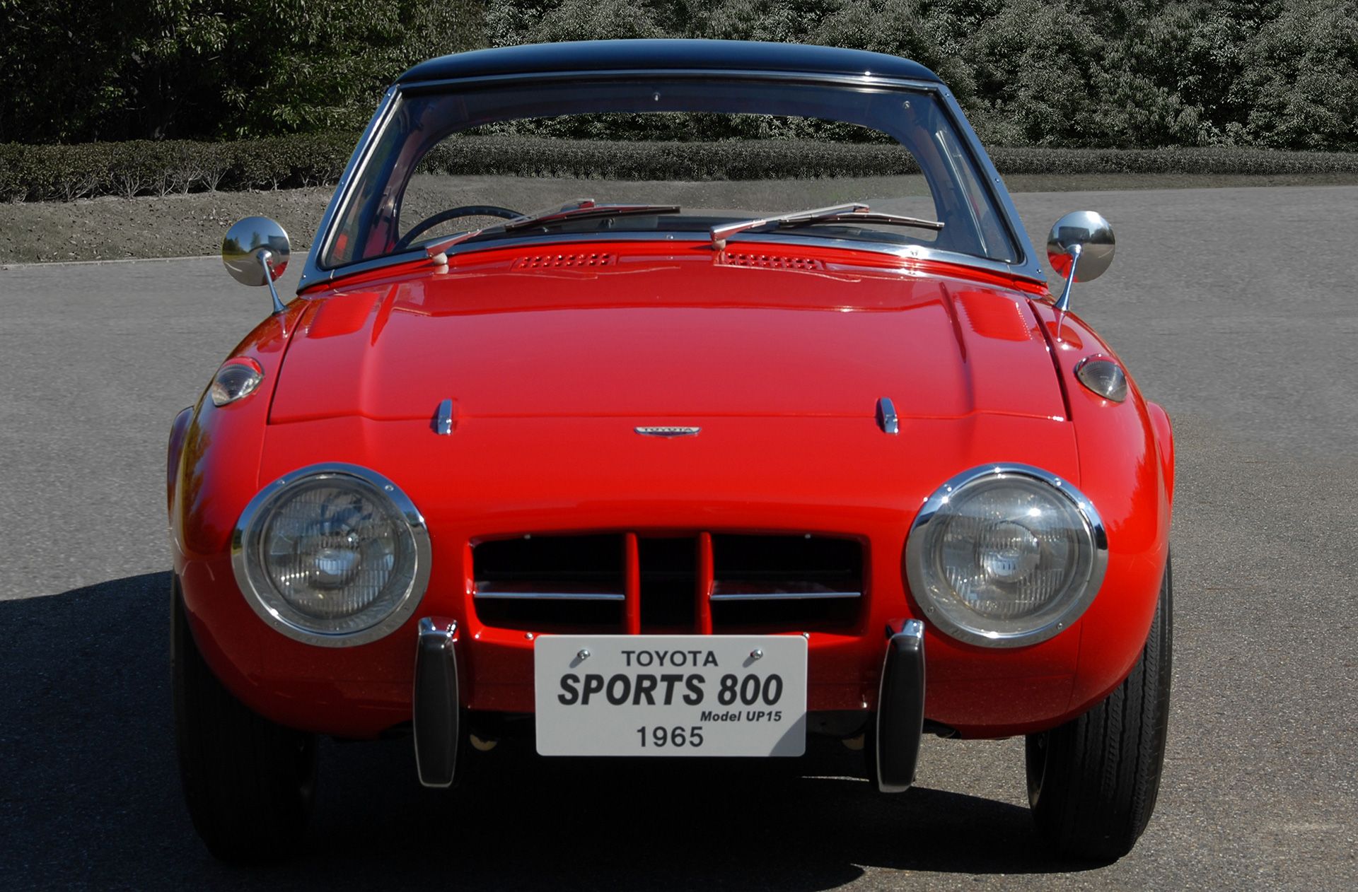 A red Sports 800 Front
