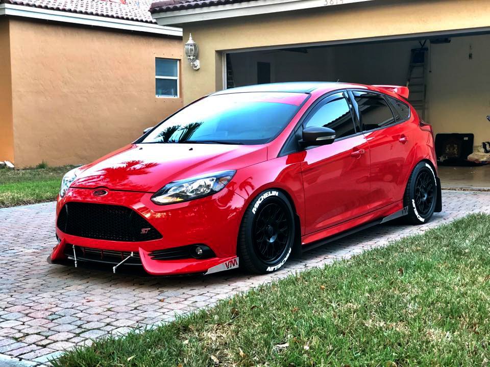 ford-focus-st-race-red-1