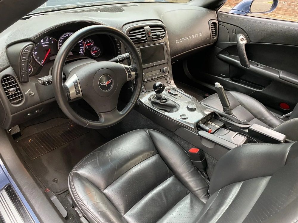 Auction Dilemma: Chevrolet Corvette Z06 Vs. Nissan GT-R 