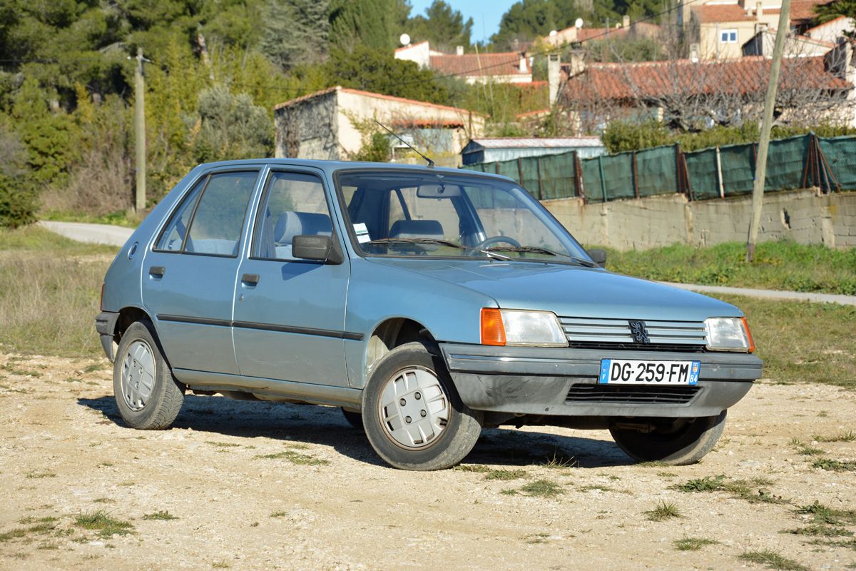1983-Peugeot-205-1