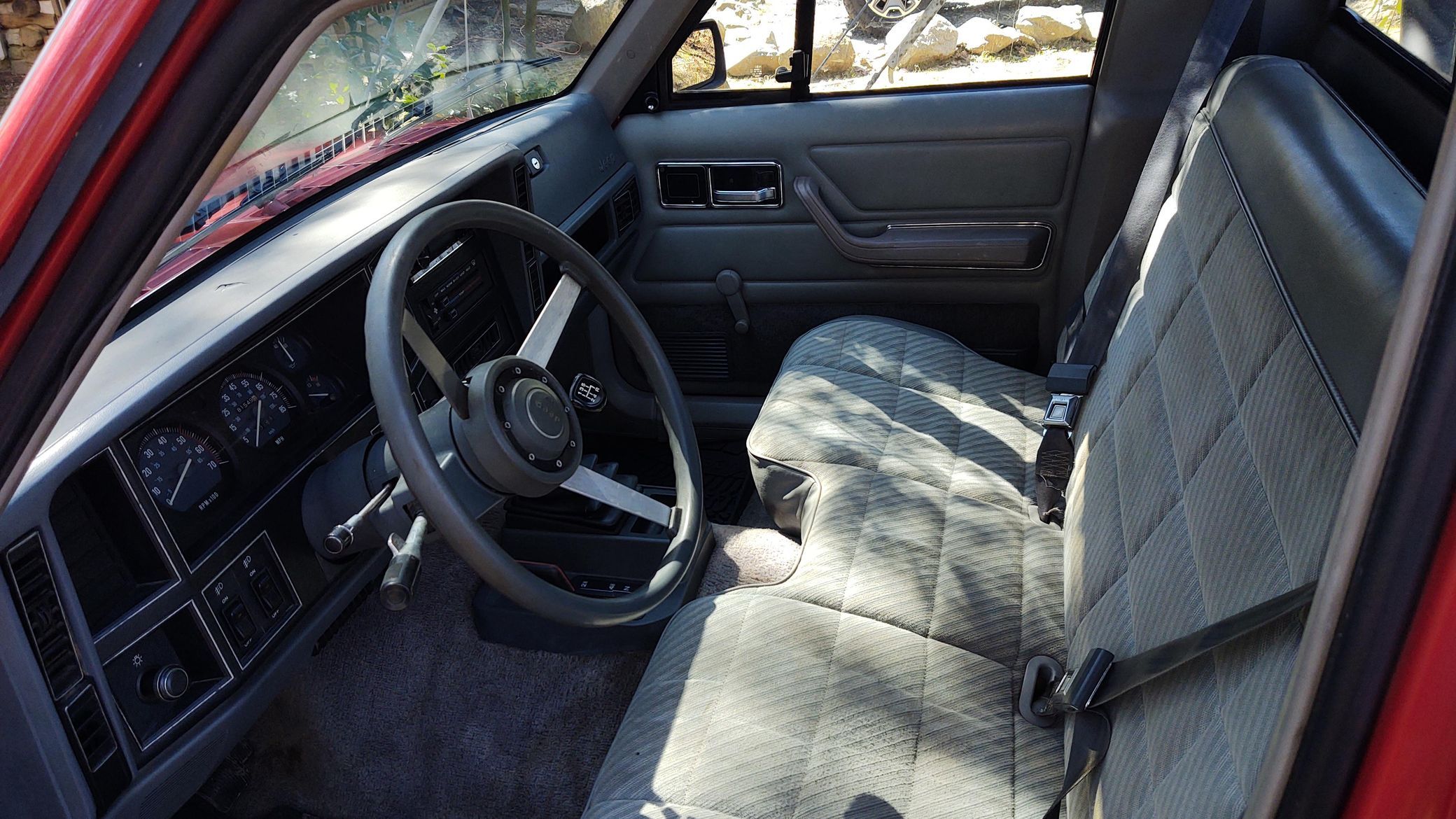 1988-jeep-comanche-interior