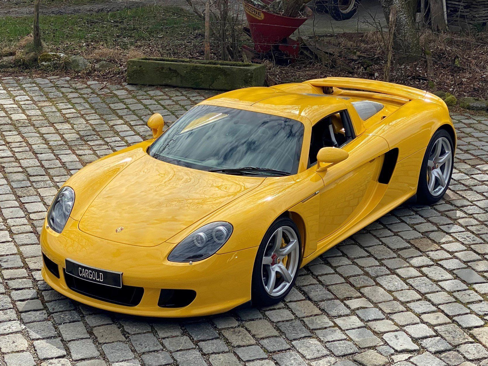 2006 Porsche Carrera GT parked outside
