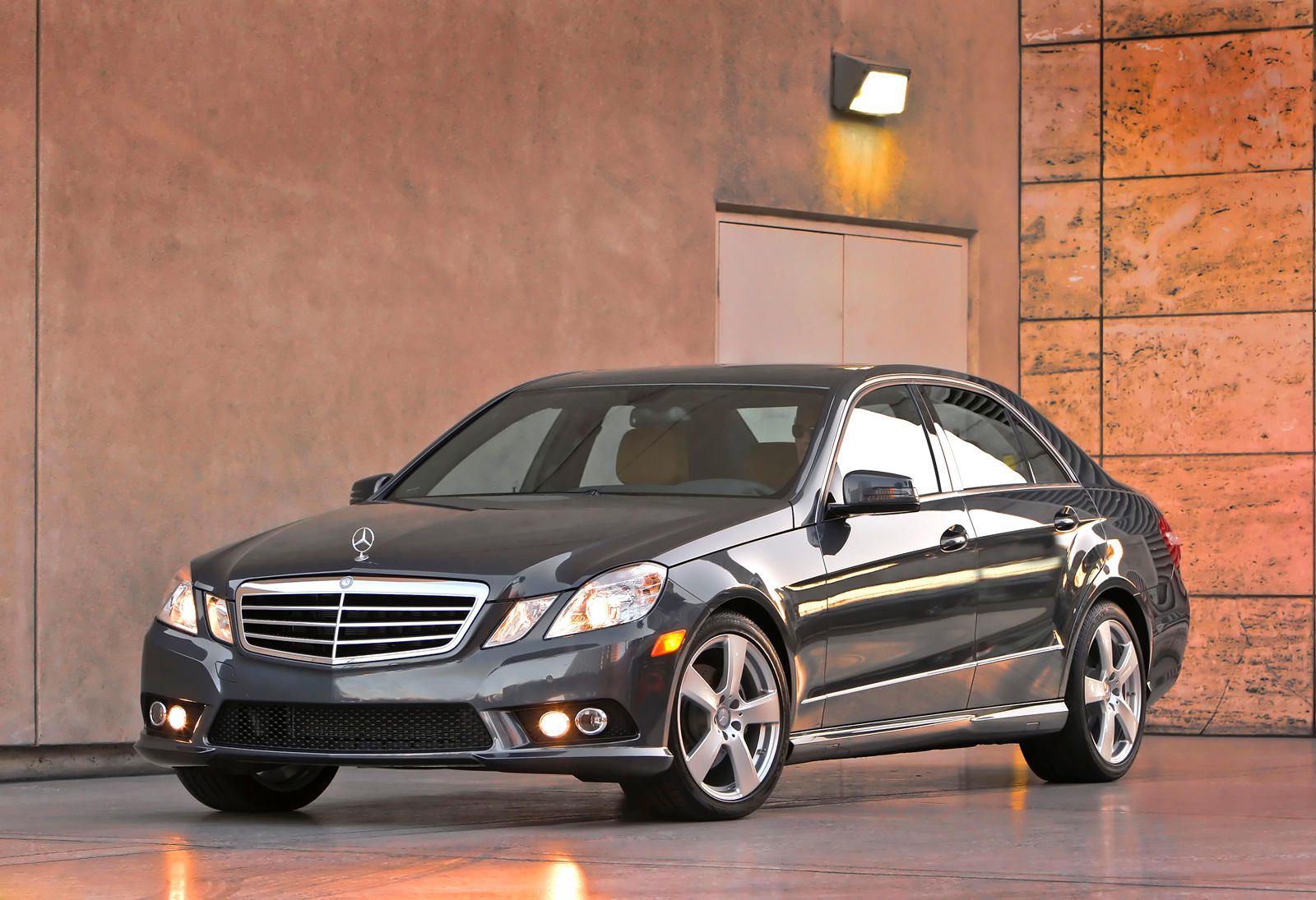 iCarData: The Best Time To Buy/Sell A Mercedes-Benz (W212) E250